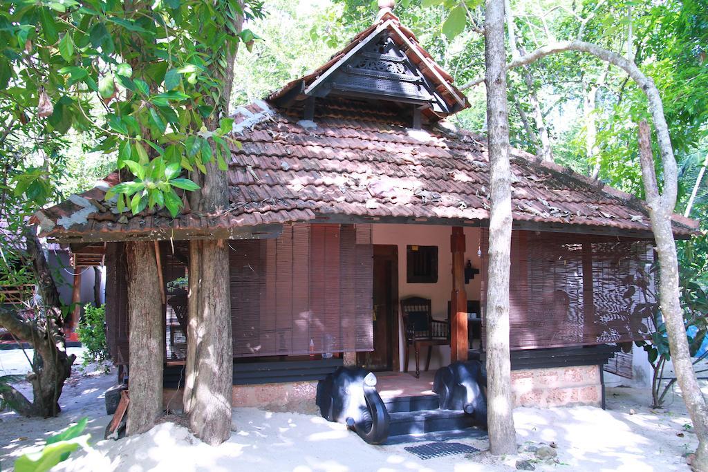 Arakkal Heritage Mararikulam Exterior photo